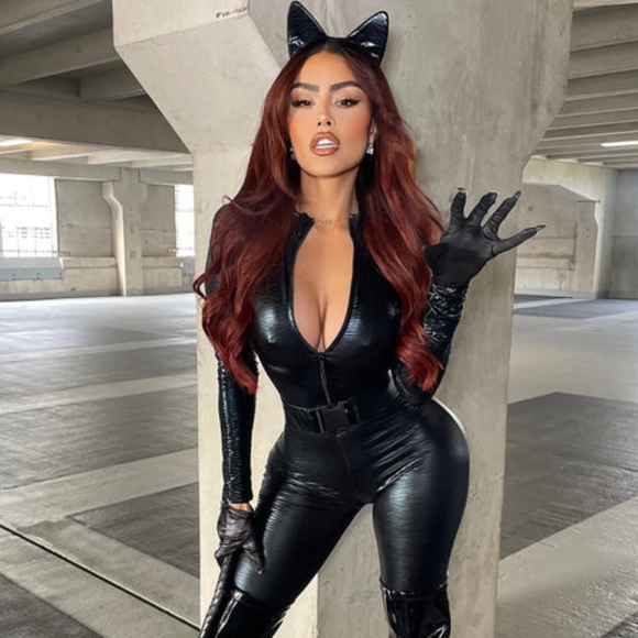 Fashion Nova “Cat Fight” 5 piece Halloween Costume Set  Silver (Size 1X/2X) BNWT - Picture 4 of 4